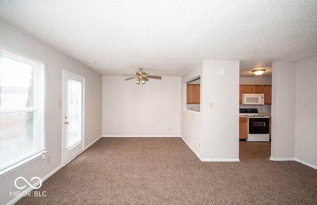 Foto del edificio - 2383 Layton Ln