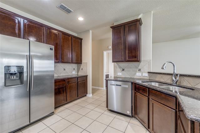 Foto del edificio - 5844 Sunny Meadow Ln