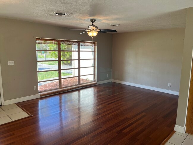 Building Photo - 1106 Banana River Dr