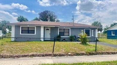 Building Photo - 113 Hilton Dr