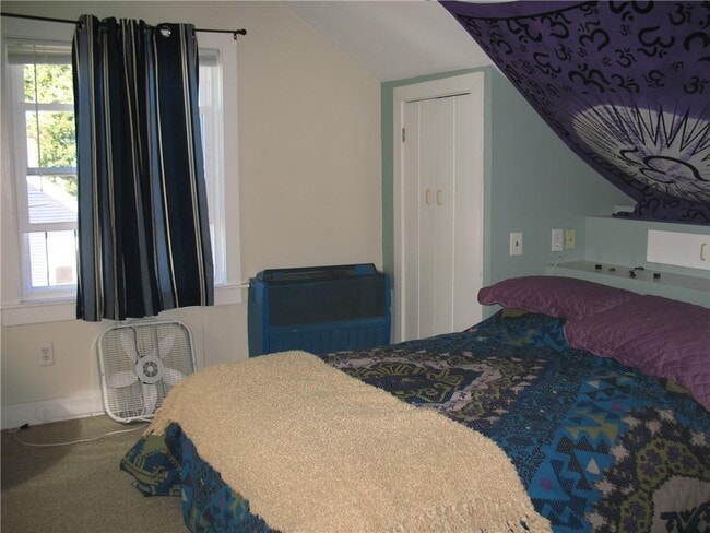 Building Photo - 15 Webster St