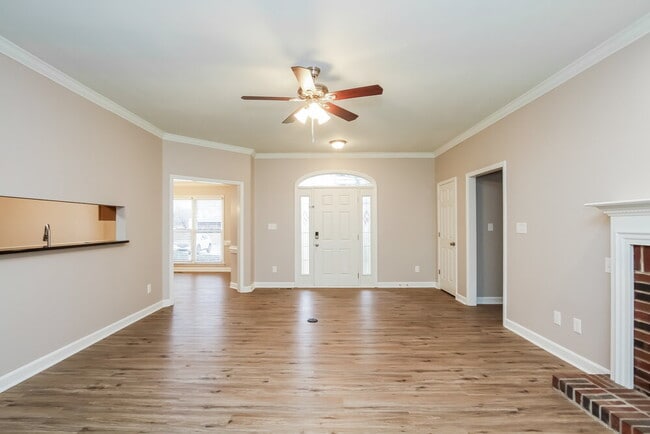 Building Photo - 3631 Robin Ln