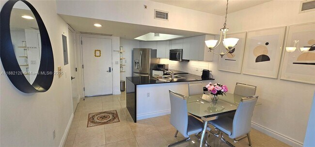 Foto del edificio - 1750 N Bayshore Dr