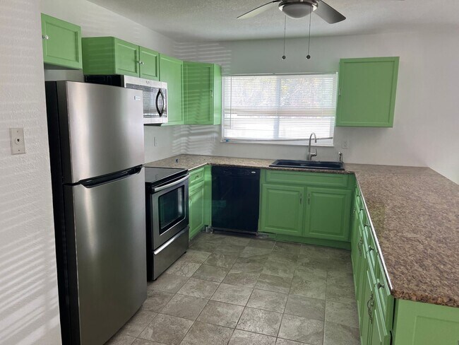 Foto del edificio - 3 br, 2 bath House - 4640 Maraldo Ave