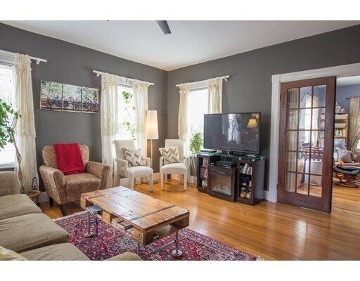Foto del edificio - 77 Linwood Ave