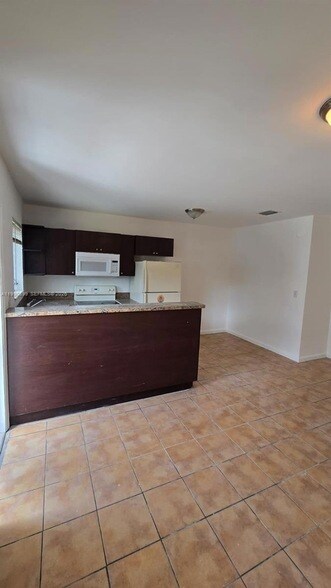 Foto del edificio - 16131 NE 19th Pl