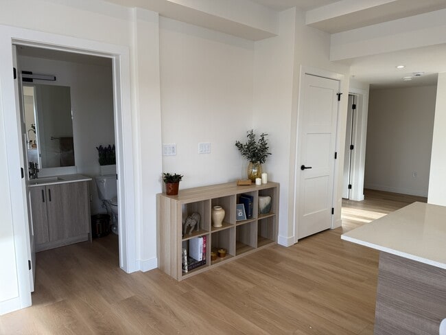 Building Photo - 8615-8108 108 St NW