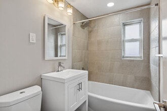 Building Photo - The Arbors At Franklin