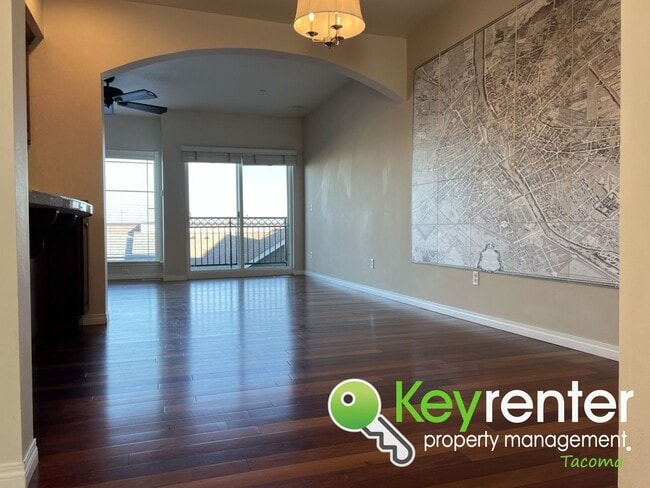 Building Photo - Luxury View Home in Gas Lamp Terrace, near...