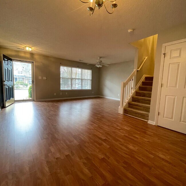 Foto del edificio - 24 Sidney Marie Ct