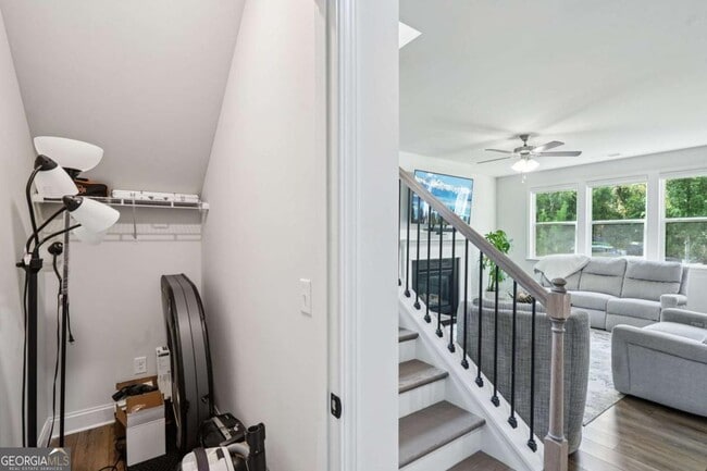 Building Photo - 2424 Pinnae Pl