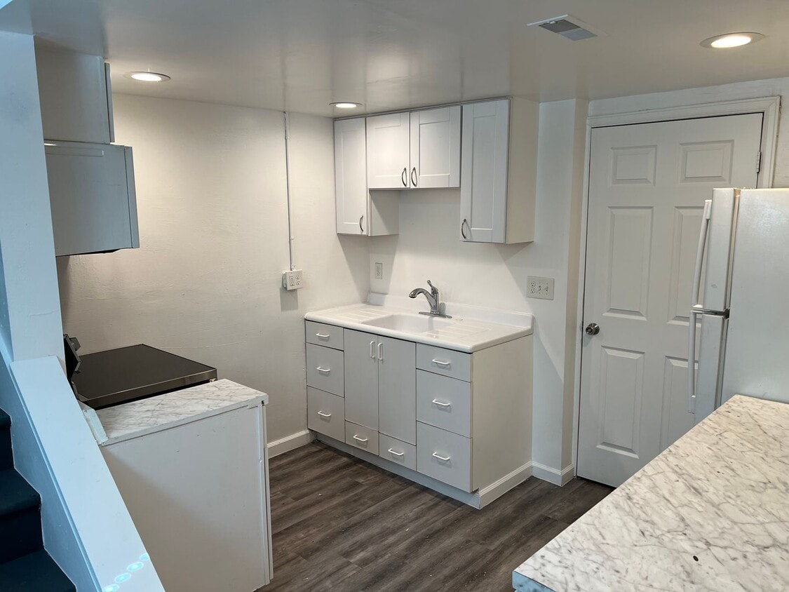 Foto principal - 2143 S Acoma St