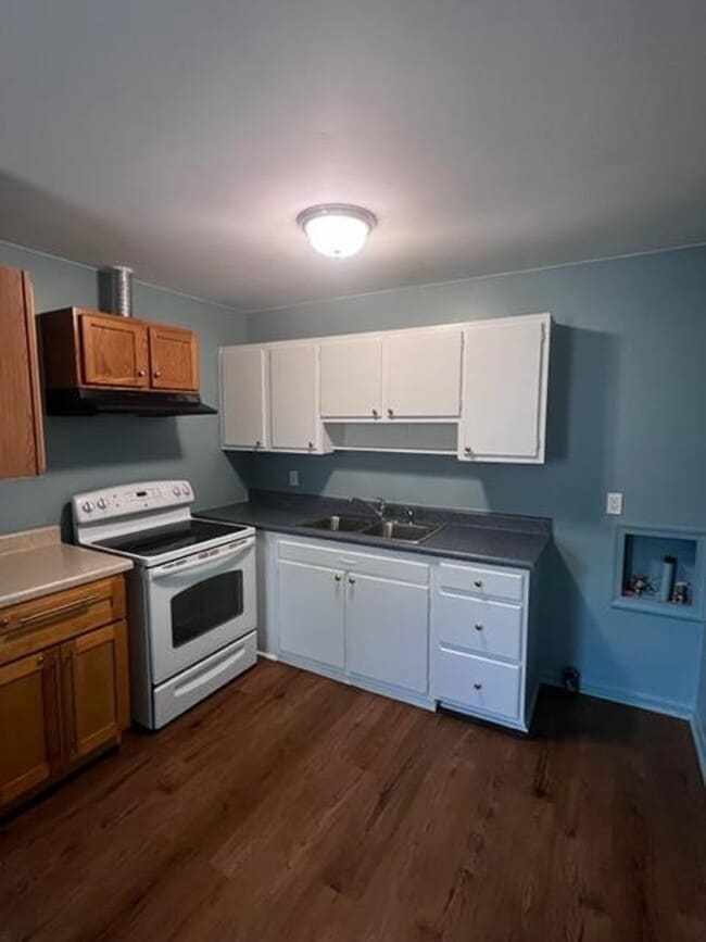 Foto del edificio - 1411 Plymouth St