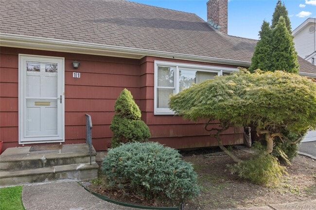 Building Photo - 11 Glenwood Rd