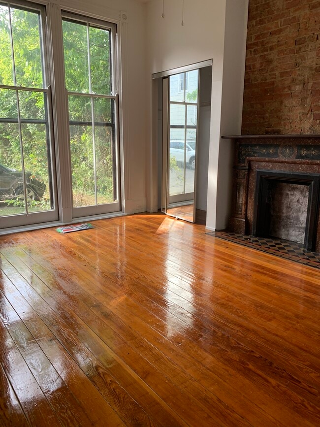 Building Photo - 3042 Gilbert Ave