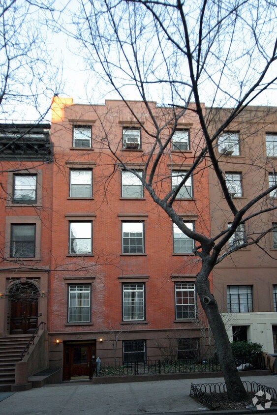 Primary Photo - 33 Monroe Pl
