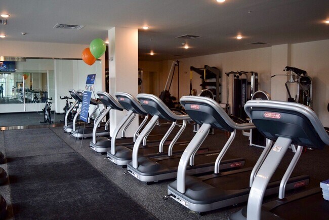 Foto del edificio - Lincoln Pointe