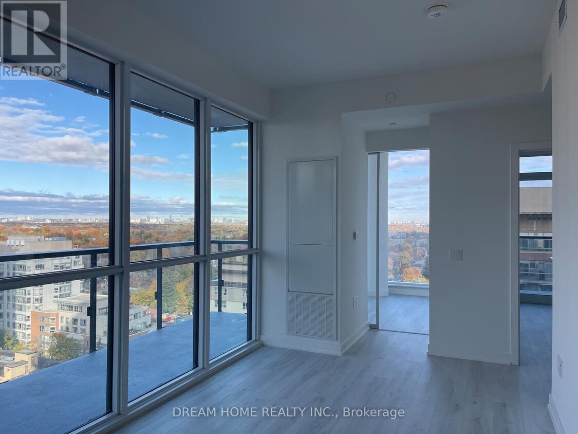 Photo principale - 120 Broadway Ave