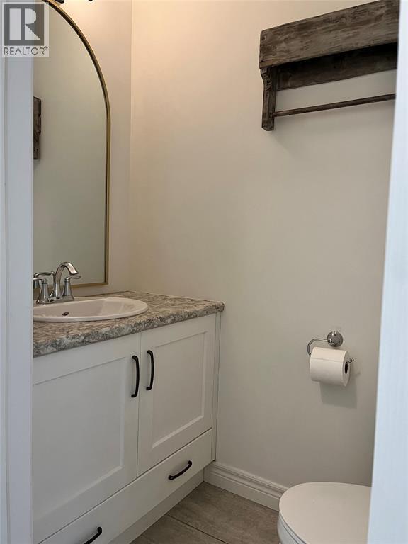 Building Photo - 250 Meadowlark Ln