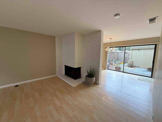 Foto del edificio - Fabulous Campus Commons 3 Bedroom