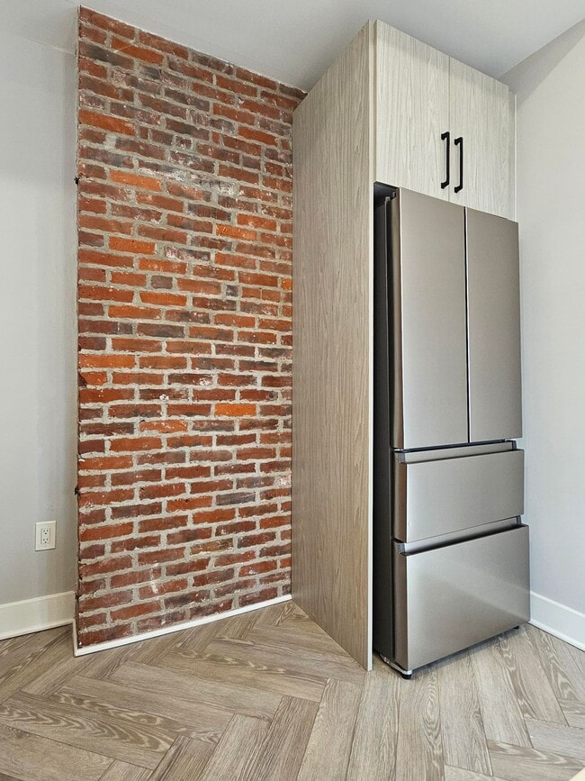 Building Photo - 862 N 41st St