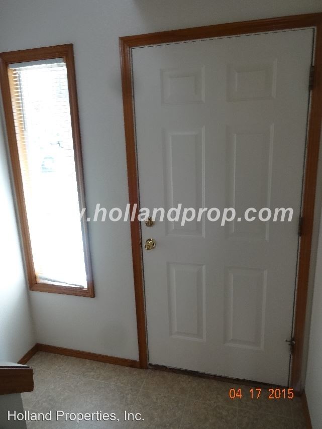 Foto del edificio - 15477-15481 SW Donna Ct