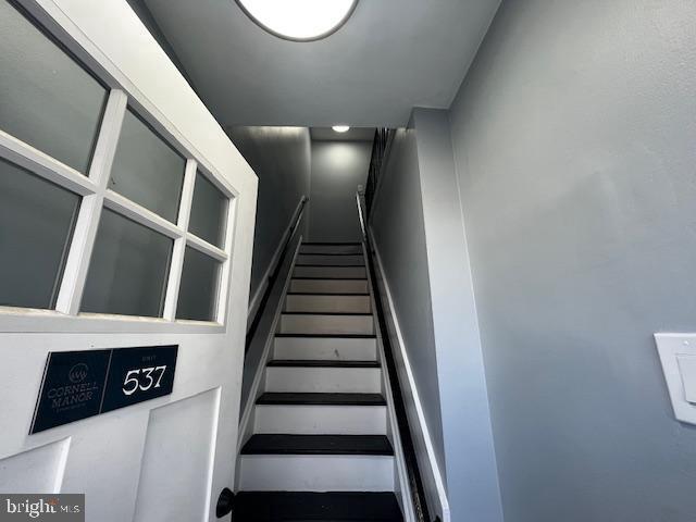 Foto del edificio - 319 Columbia Ave