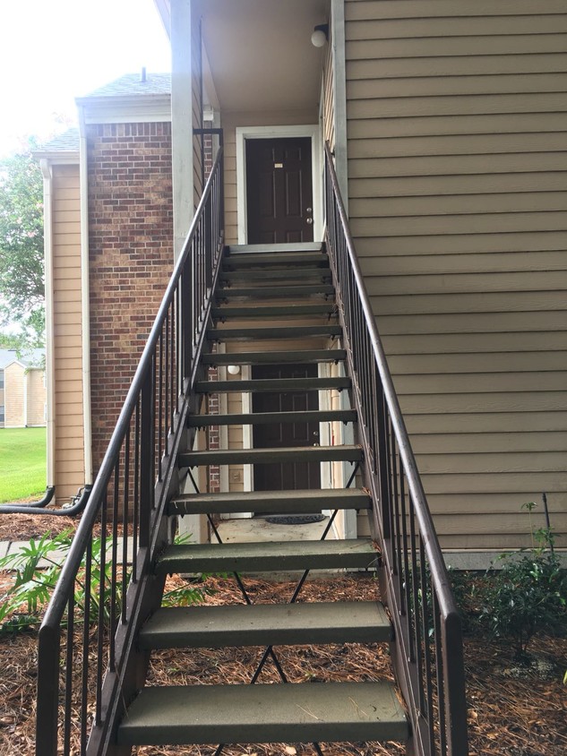 Foto principal - 5100 Park Central Dr