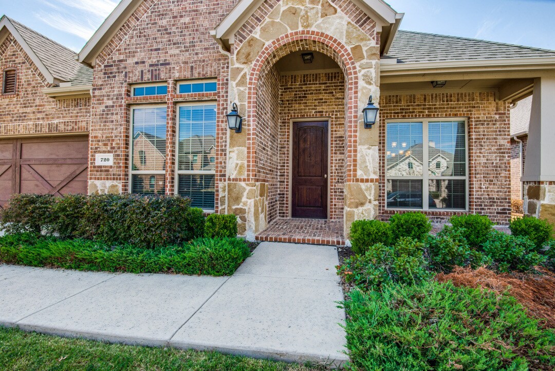 720 Sandbox Dr, Aubrey, TX 76227 House Rental in Aubrey, TX