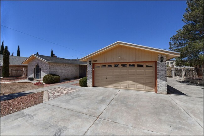 Building Photo - Available to view!