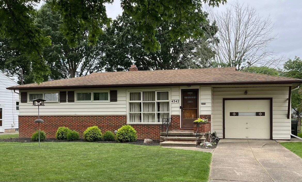 Front - 4342 Georgette Ave