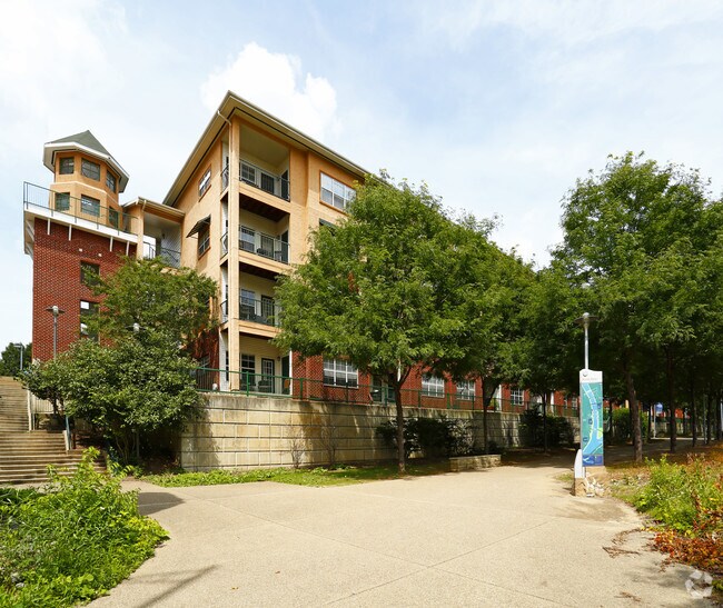 Bracken House 100 Anderson St Pittsburgh, PA Apartments for Rent in