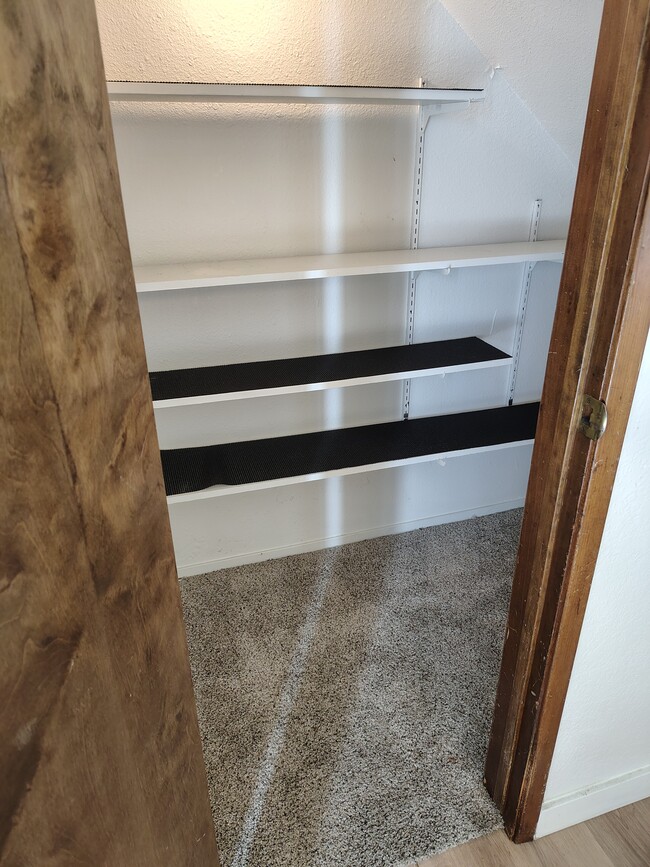 Pantry - 1100 S Edison St