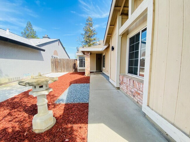 Building Photo - Fabulous 3 Bedroom Home!