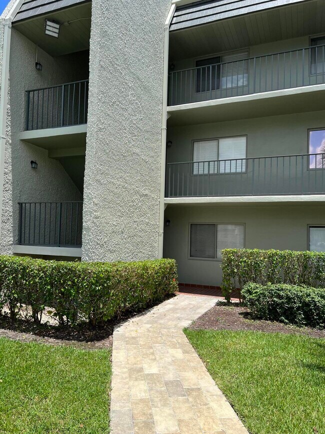 Foto del edificio - 4110 Tivoli Ct