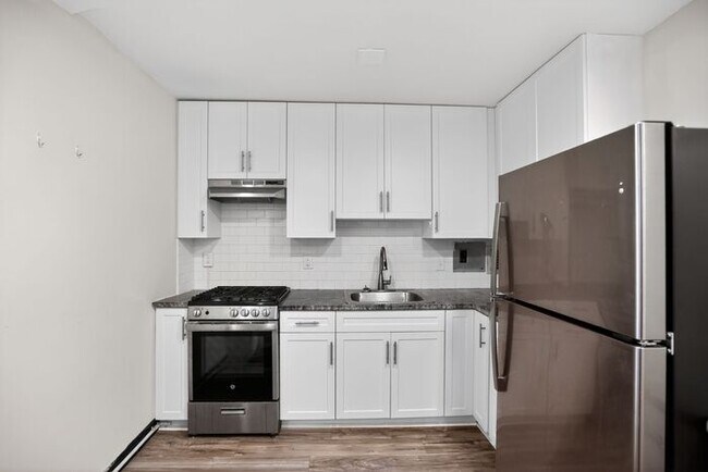 Foto del edificio - 2401 H St NW