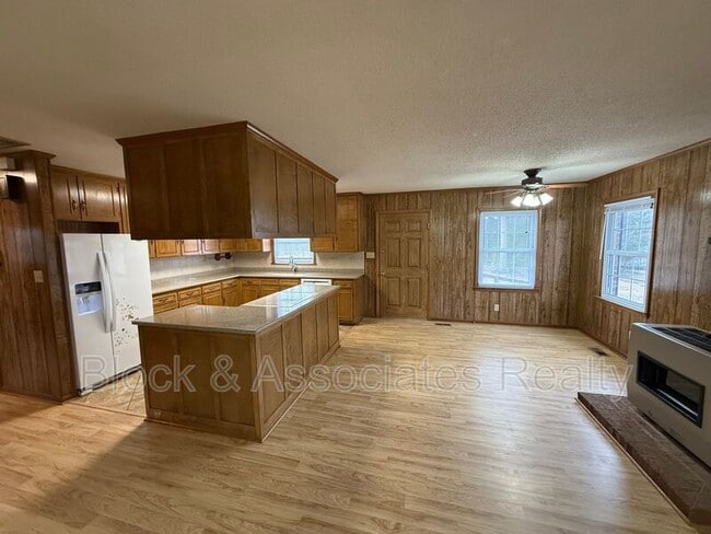 Foto del edificio - 161 Cresent Dr