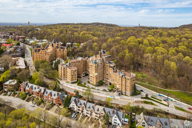 Building Photo - Gleneagles Complex