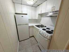 Building Photo - 62 Boylston St
