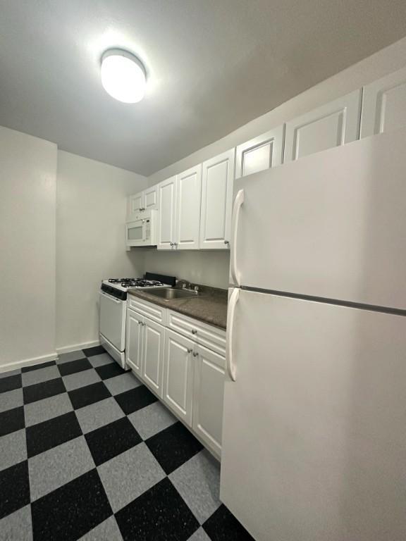 Building Photo - 1 bedroom in ELMHURST NY 11373