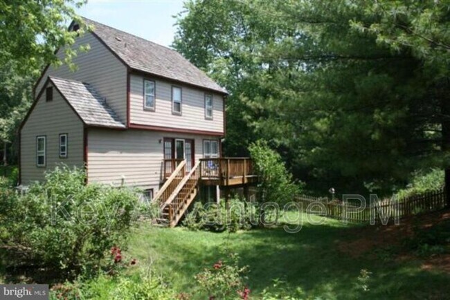 Foto del edificio - 4415 Ridgewood Ct