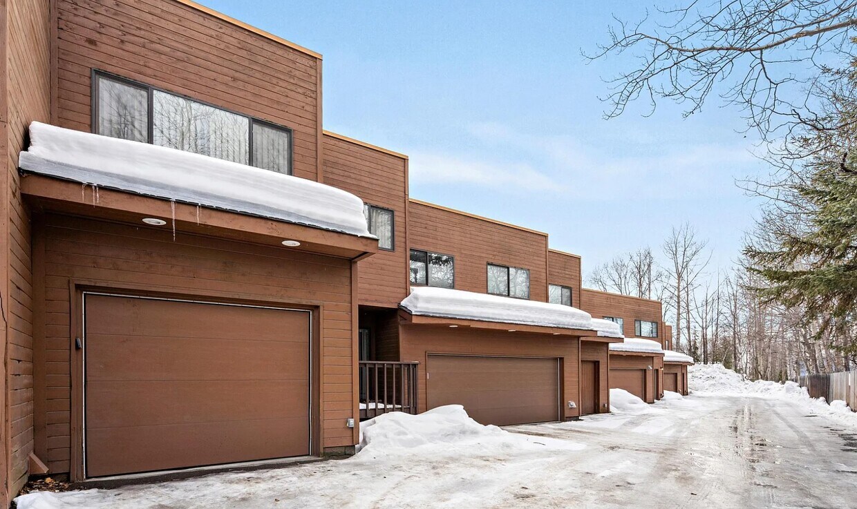 13210 Old Seward Hwy Unit 4, Anchorage, AK 99515 Condo for Rent in