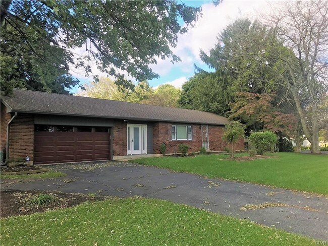Building Photo - 10165 Schantz Rd