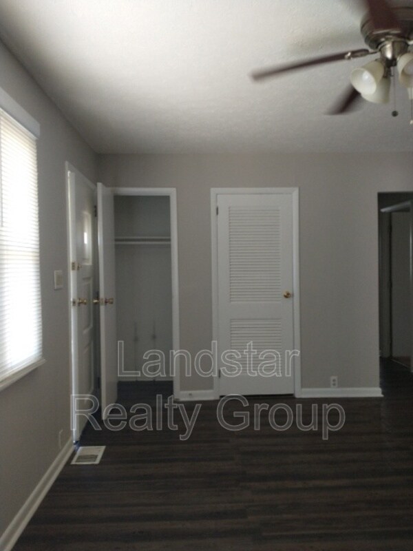 Foto del edificio - 7507 Gerald Ave