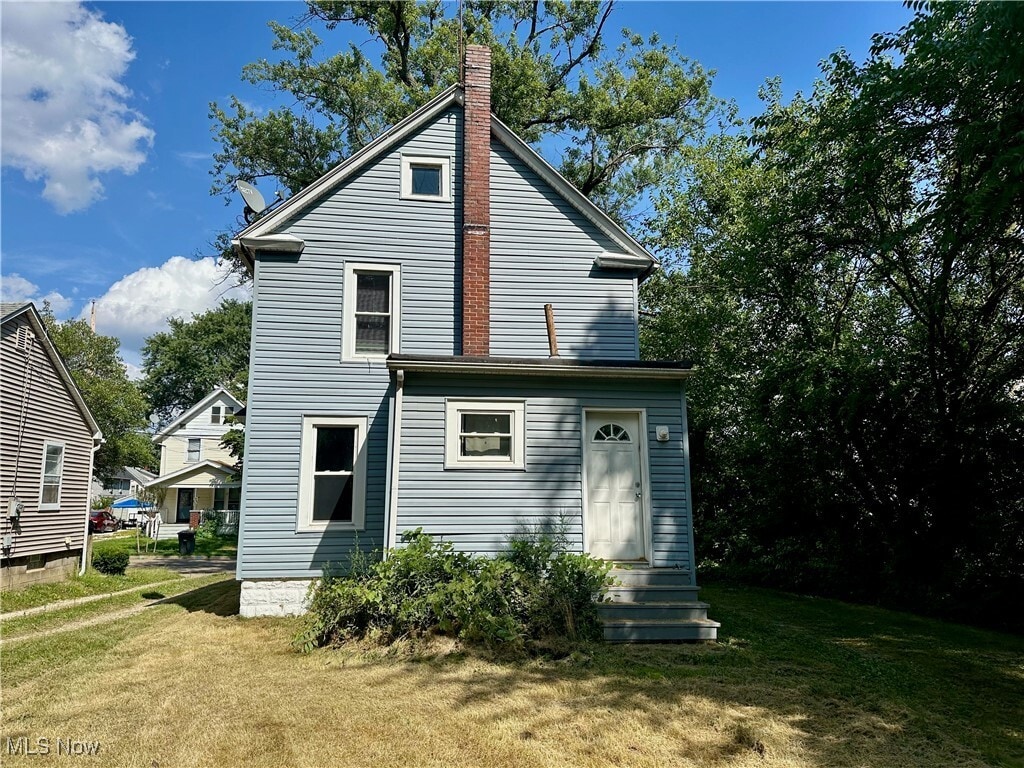 2302 9th St SW Akron, OH 44314 – photo 3