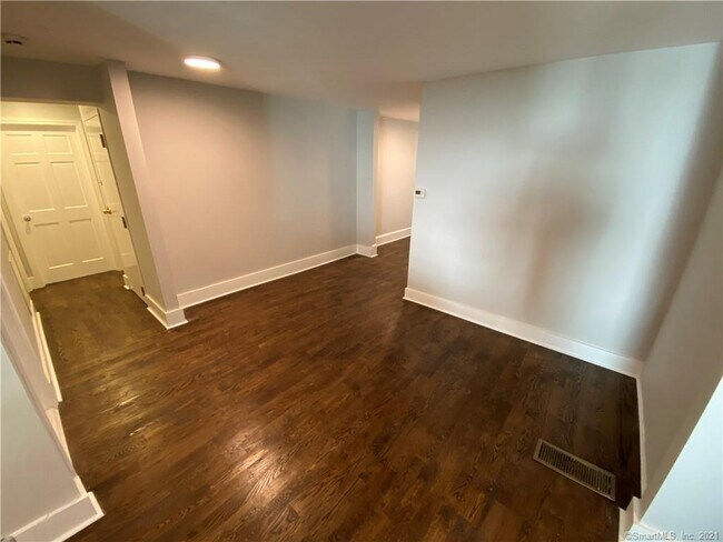 Building Photo - 3 Trumbull St