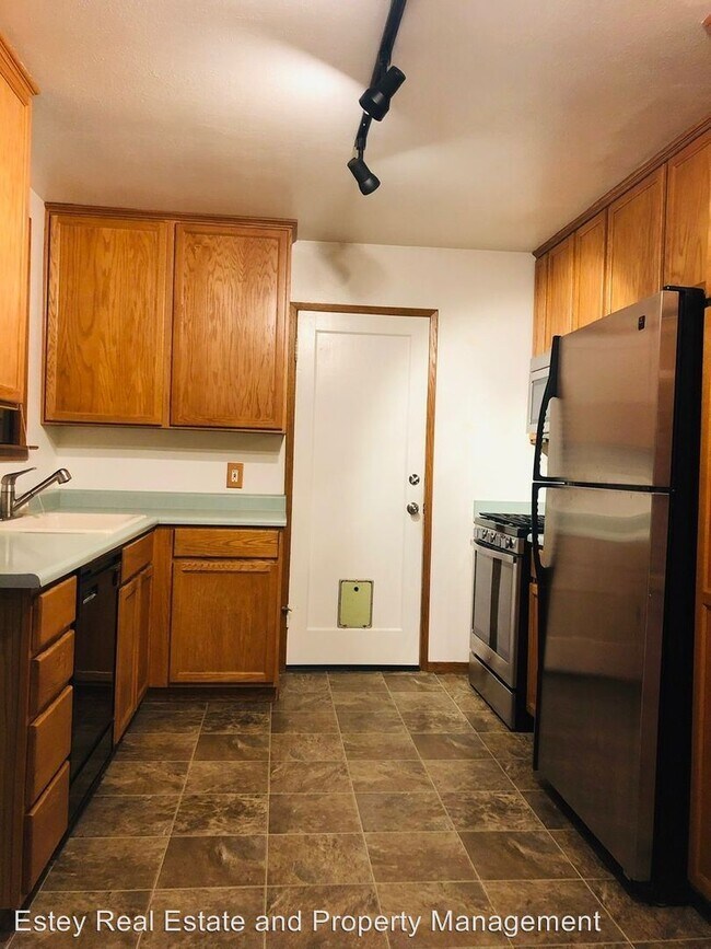 Building Photo - 2 br, 1 bath House - 40 Hillcrest