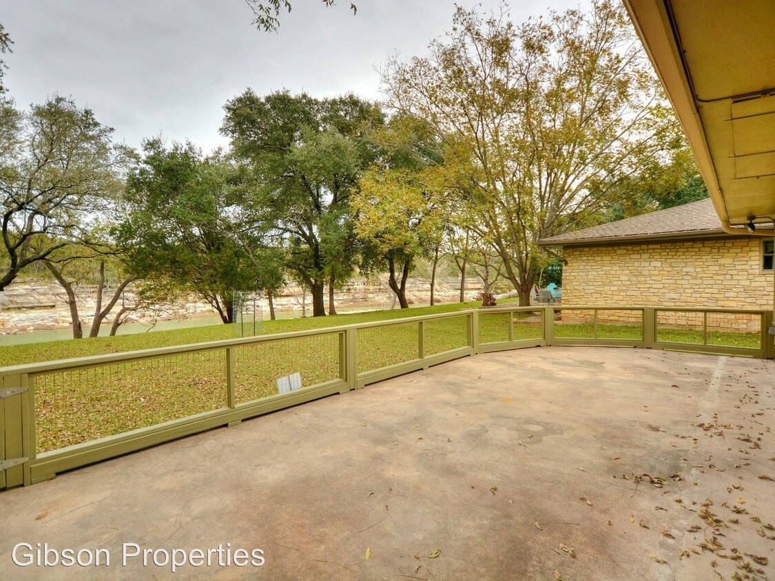 Primary Photo - 204 Blanco Dr