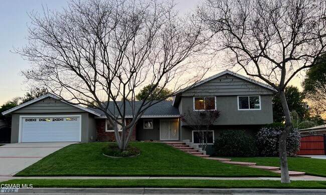Building Photo - 1003 El Monte Dr