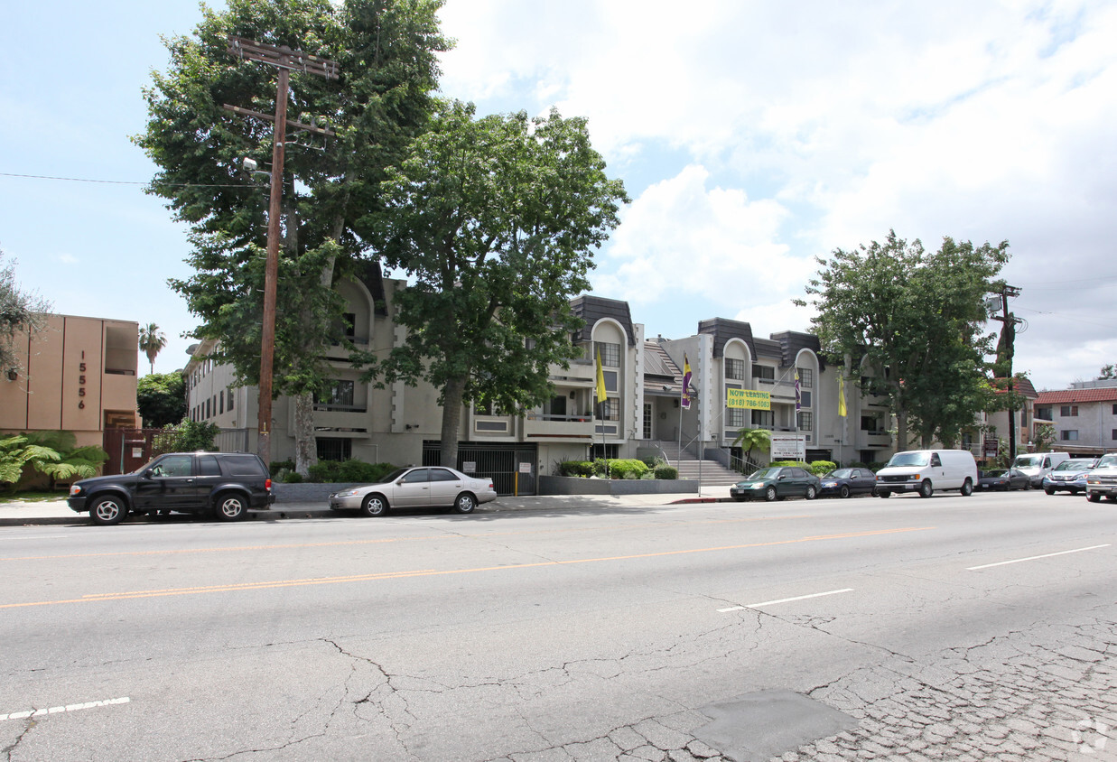 Primary Photo - Bentley Court Apartments